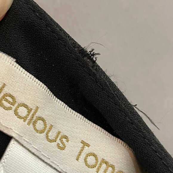 Jealous Tomato Top Capelet Style Blouse Black Women Size Small Flowy V-Neck‎ - Picture 4 of 10